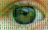 Datenschutz: Auge hinter Einsen und Nullen mit Binärcode (Bild: thomas lenne / fotolia.com)